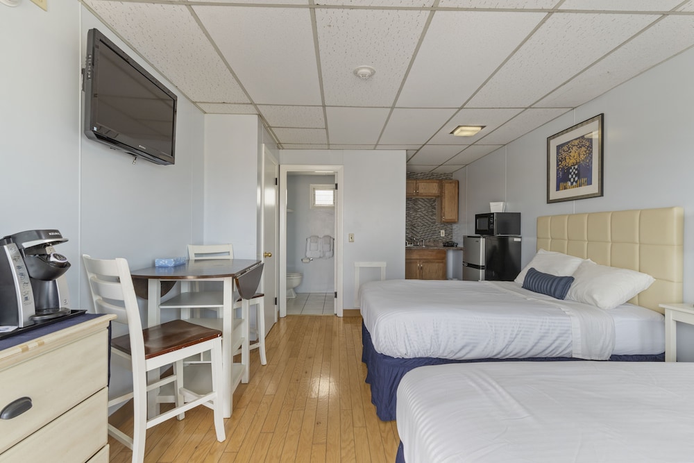 Two Double Room with Jetted Tub & Kitchenette photo 1