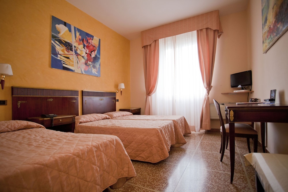 Habitación Triple Económica