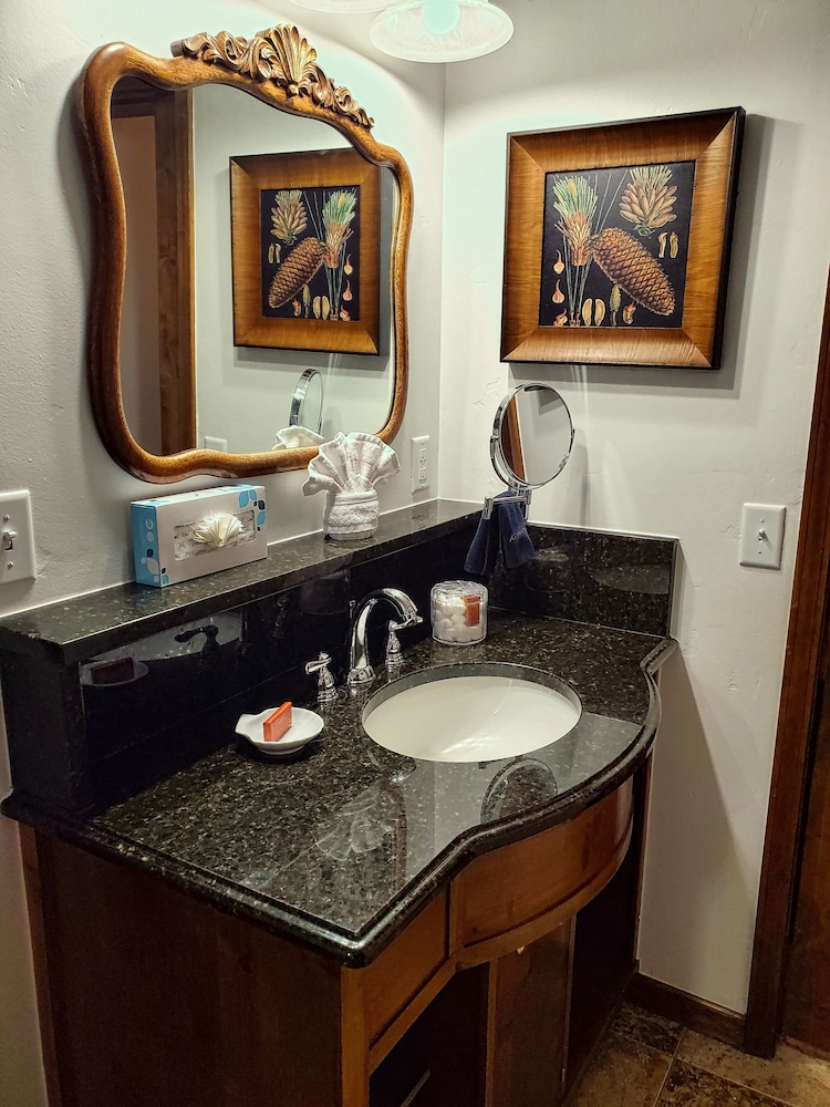 Superior Room, 2 Queen Beds - Photo 5