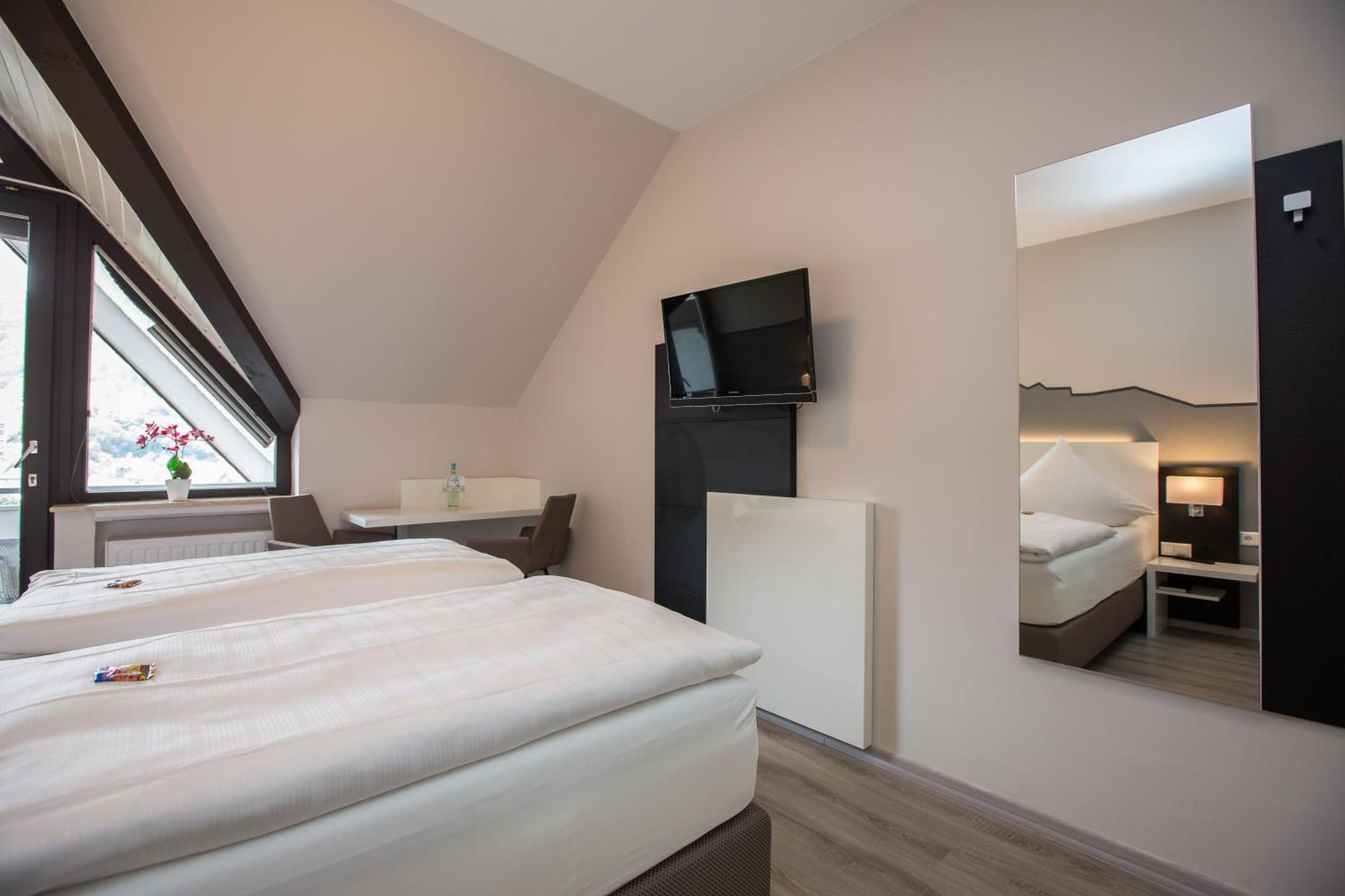 Double Room with River View and Balcony photo 3