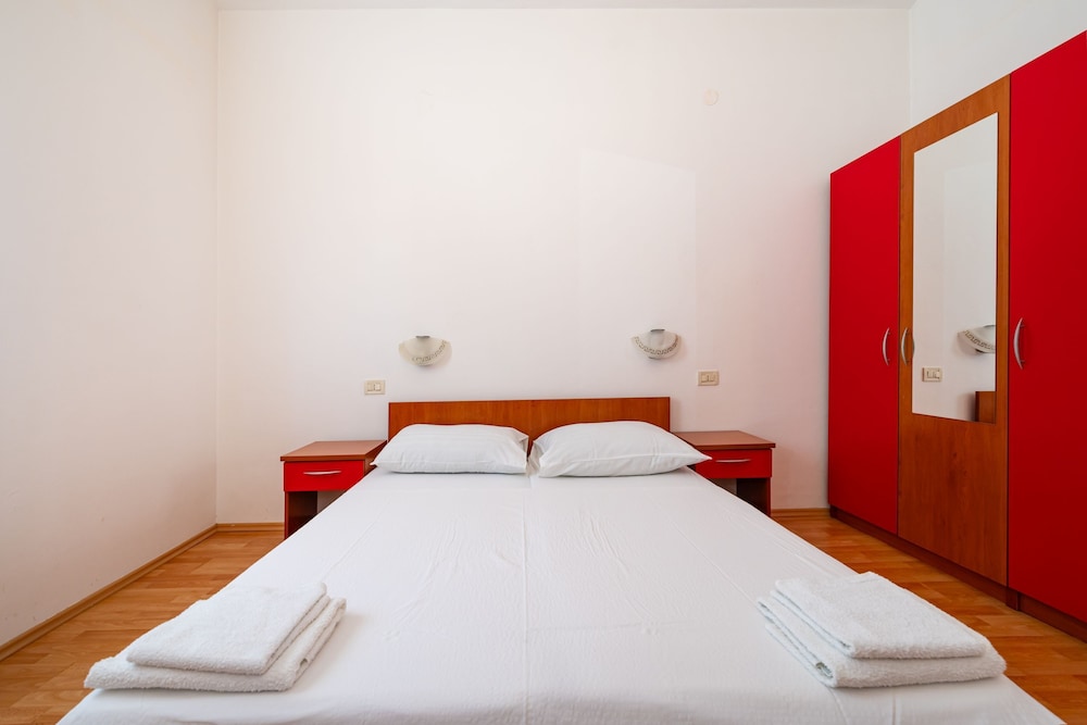 Apartment, 3 Bedrooms, Balcony, Garden View