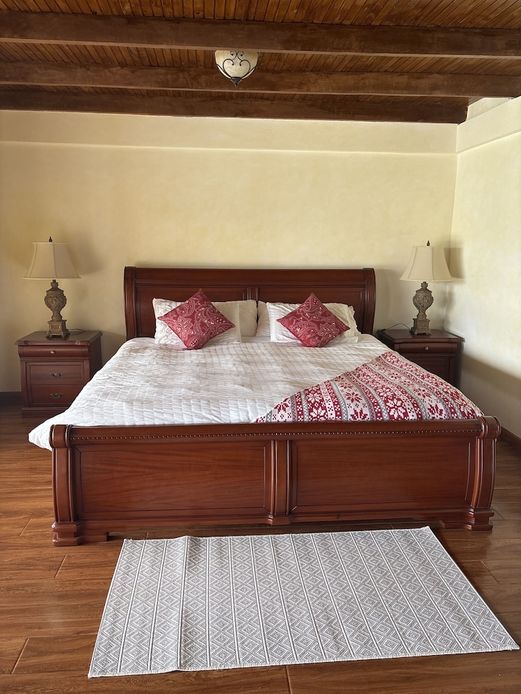Honeymoon Room photo 1
