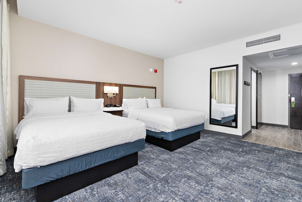 Room, 2 Queen Beds, Refrigerator & Microwave