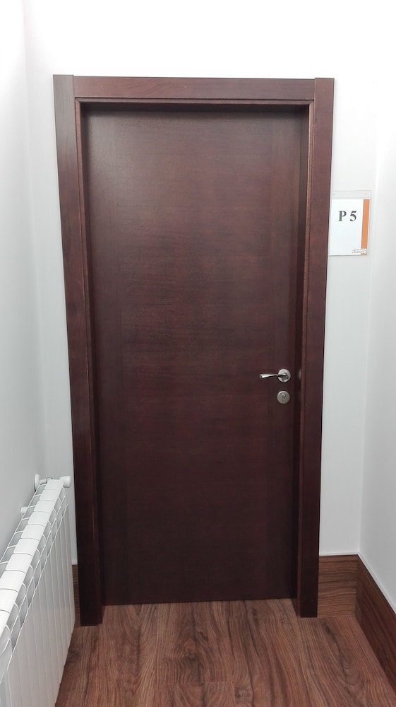Quadruple Room (2 Twin Beds and 1 Double Bed) photo 2