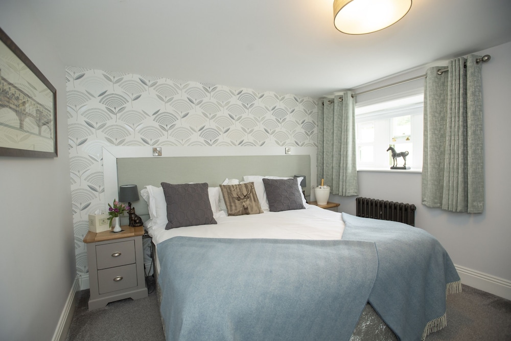 Superior Double or Twin Room, Ensuite photo 2