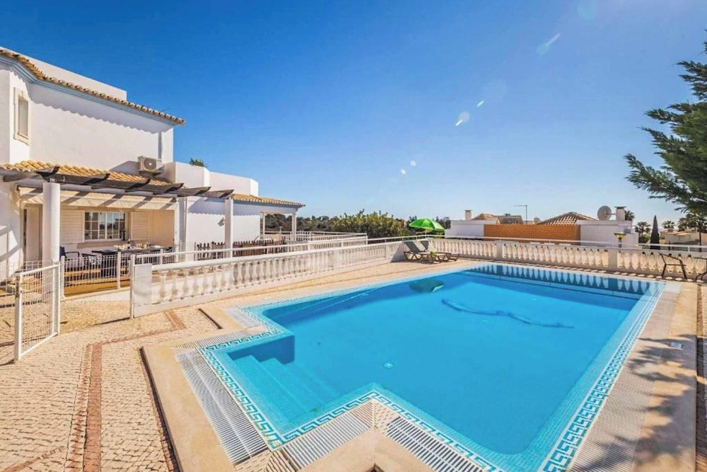 Villa (4 Bedrooms)