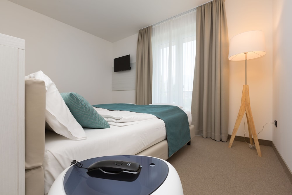 Superior Double or Twin Room, Balcony photo 2