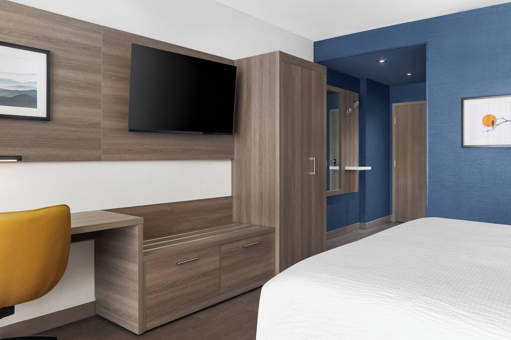Standard Room, 1 King Bed