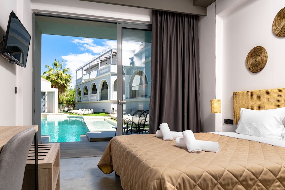 Deluxe Double Room, Pool View