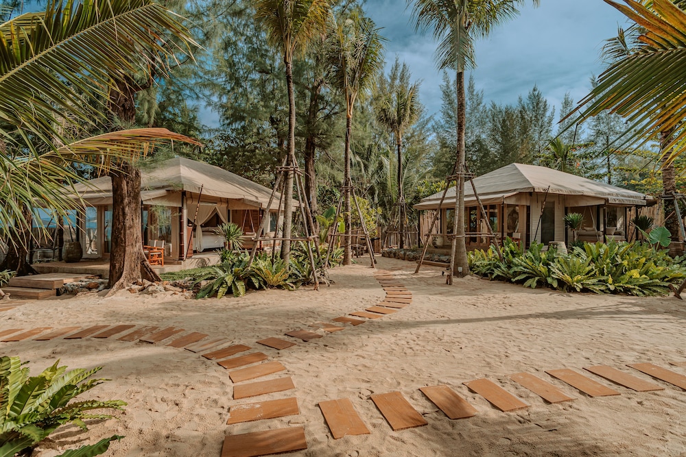 Beach Tent - Photo 7