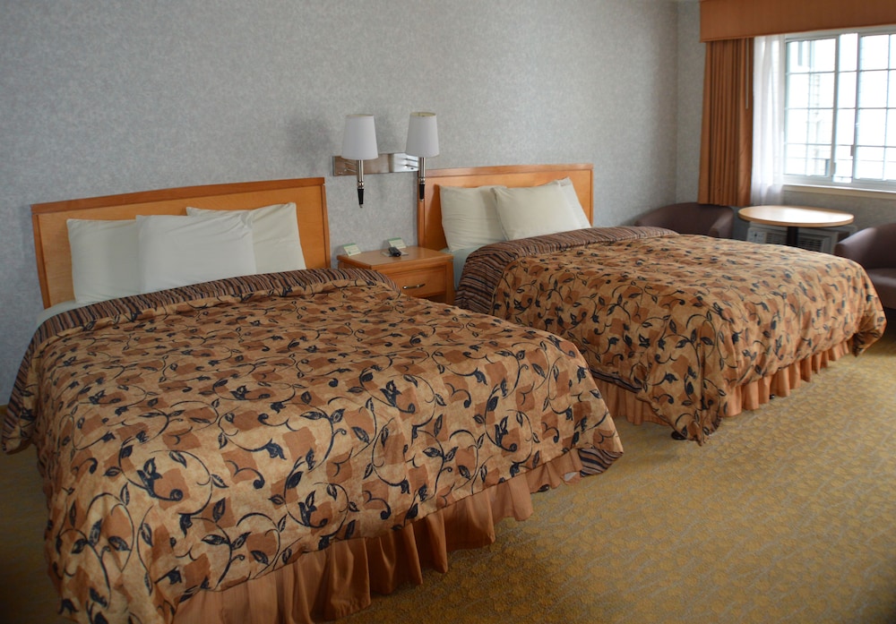 Superior Room, 2 Queen Beds - Photo 4