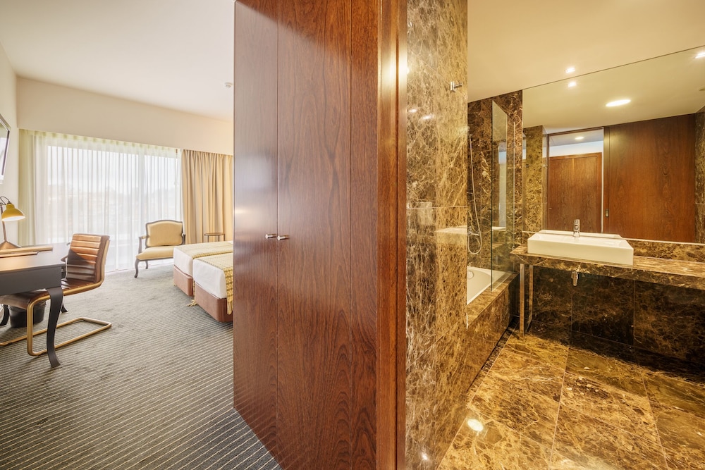Standard Twin Room (with SPA Access) - Photo 3