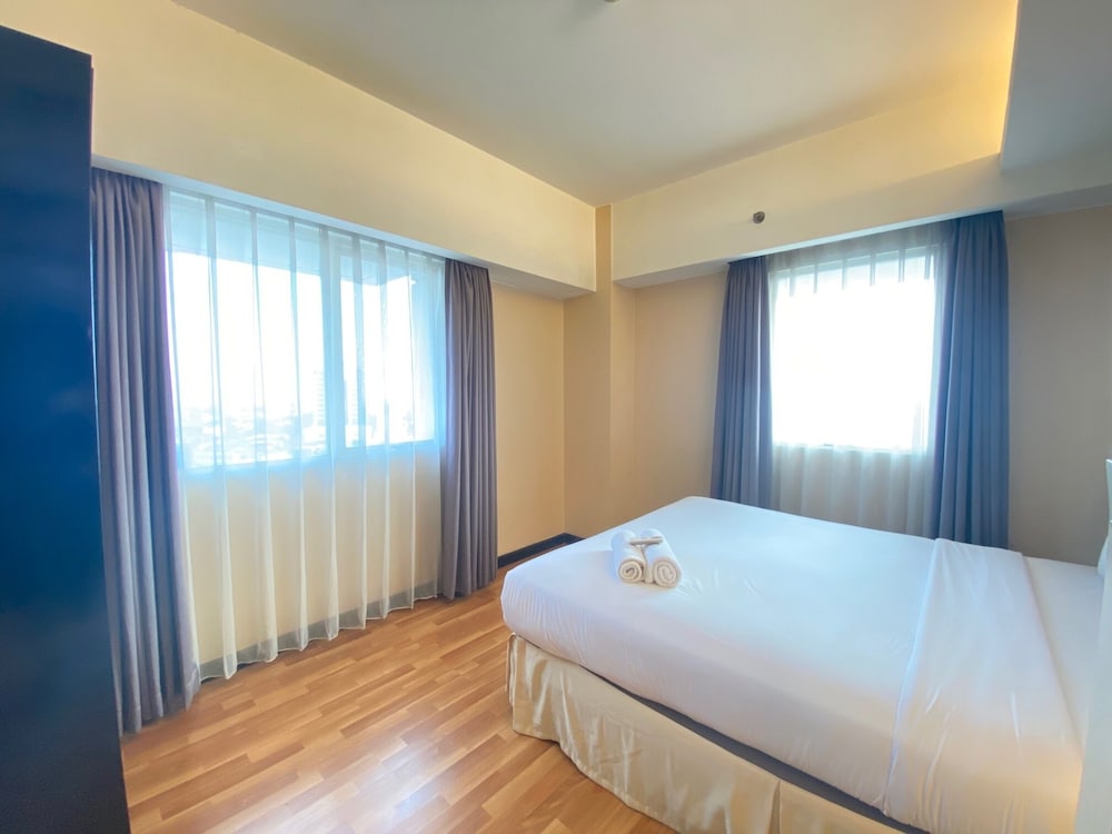 Room - Photo 9