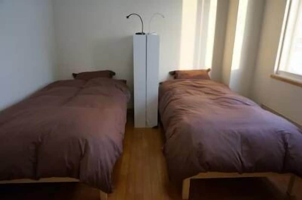 Twin Room, Shared Bathroom, Harbor View photo 2