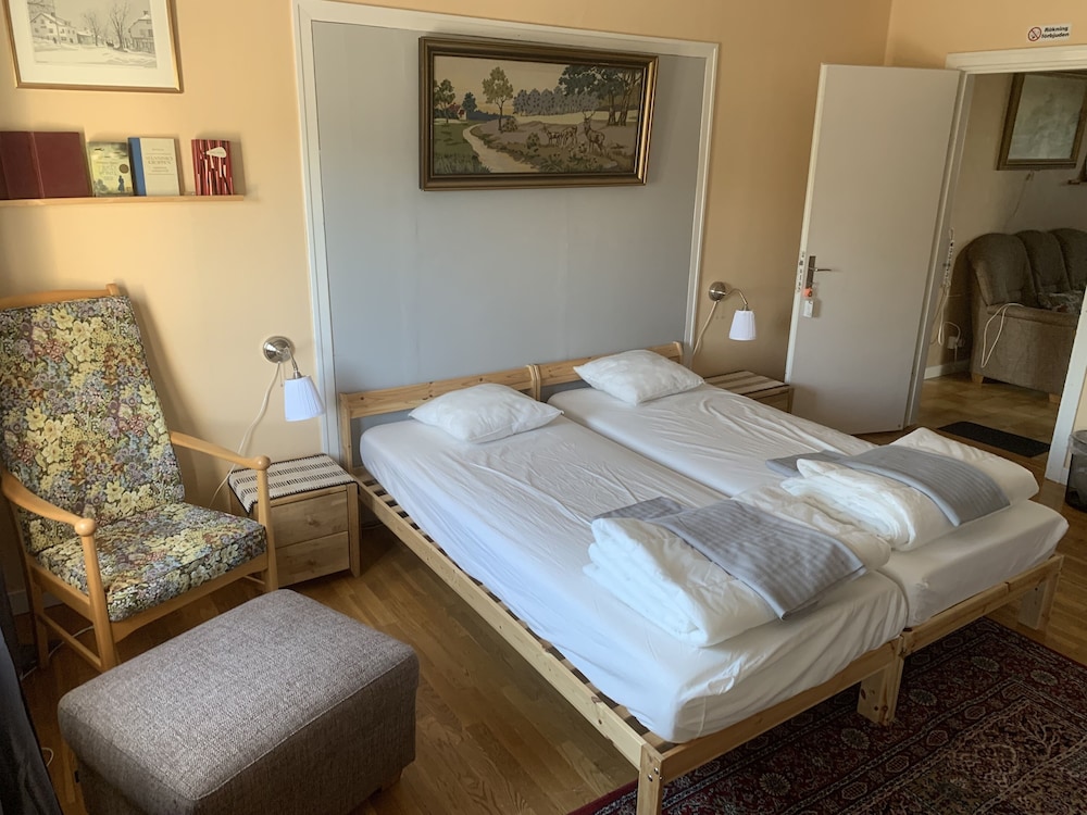 Economy Room photo 1