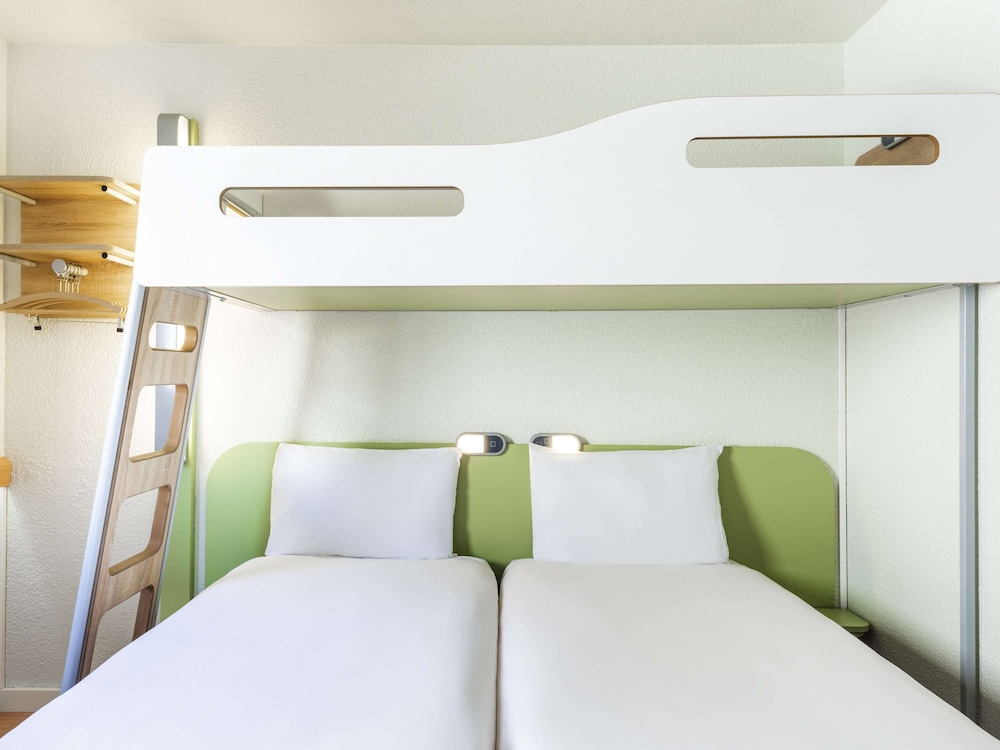 Triple Room, 3 Twin Beds photo 3