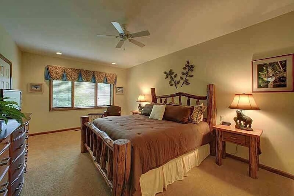 Condo, 4 Bedroom/4 bath photo 2