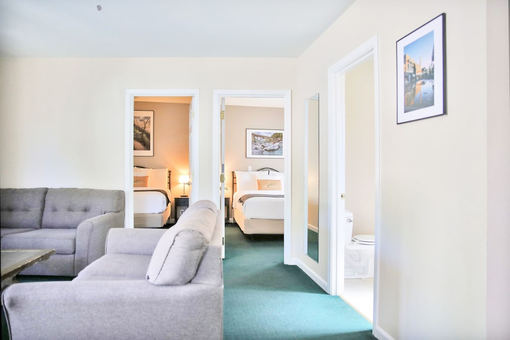 Family Suite, 2 Bedrooms, Kitchenette (Pet Friendly)