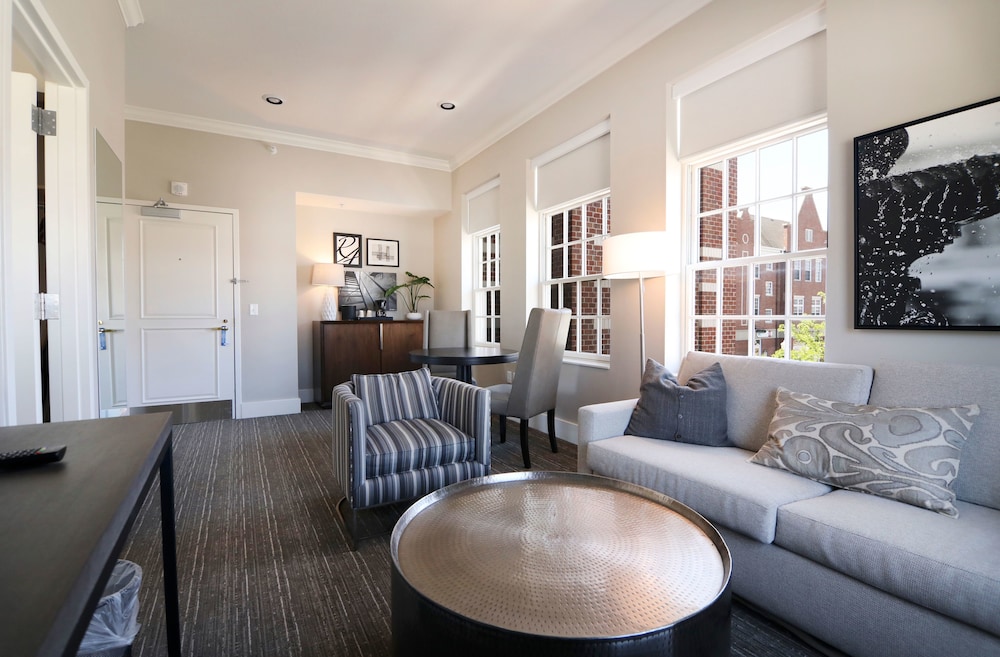 Suite, 1 Bedroom photo 3