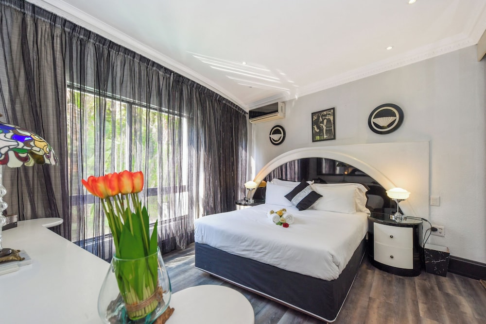 Deluxe with Spa Bath