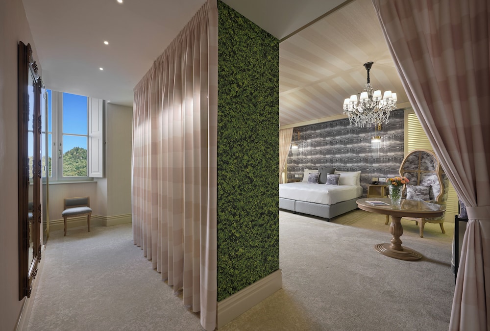 MARLON BRANDO SUITE