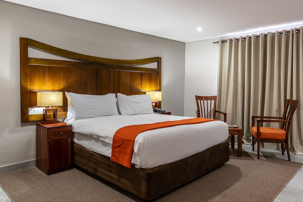 Deluxe Room, Multiple Beds, Garden View (Deluxe King Room)