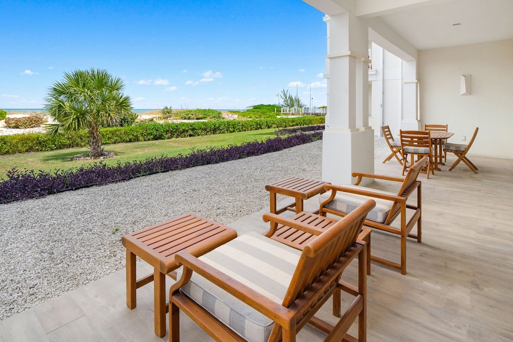 Deluxe Suite, 2 Bedrooms, Partial Ocean View (Recently Renovated) - Photo 5