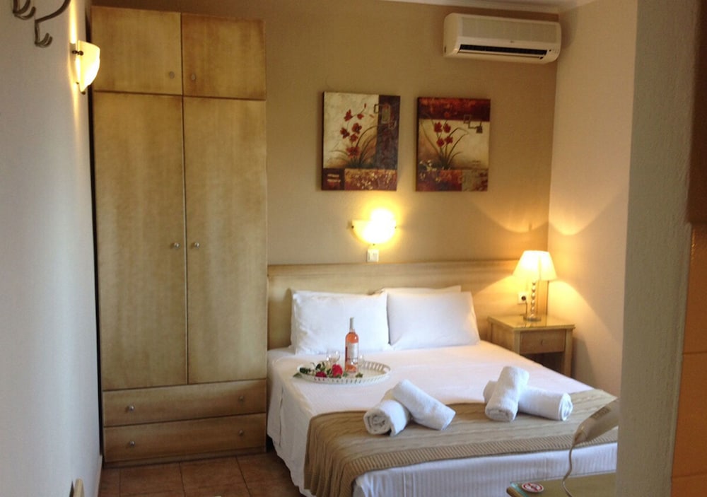 Economy Double Room photo 3