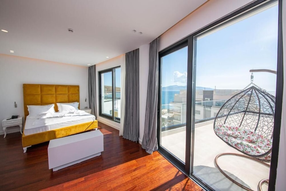 Executive Suite with Terrace and Sea View