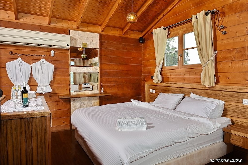 Family Chalet, Jetted Tub