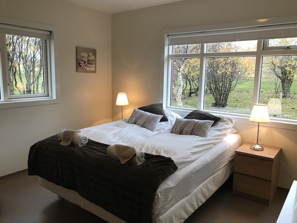 Double or Twin Room, Shared Bathroom
