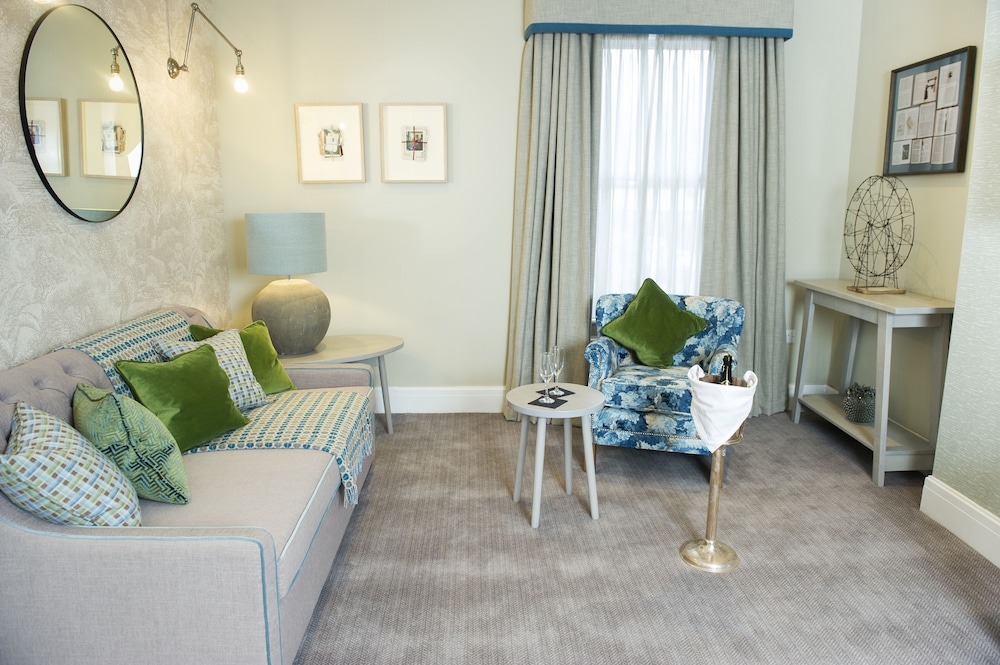 Executive Suite, 1 King Bed (Green Lane Suite) photo 3