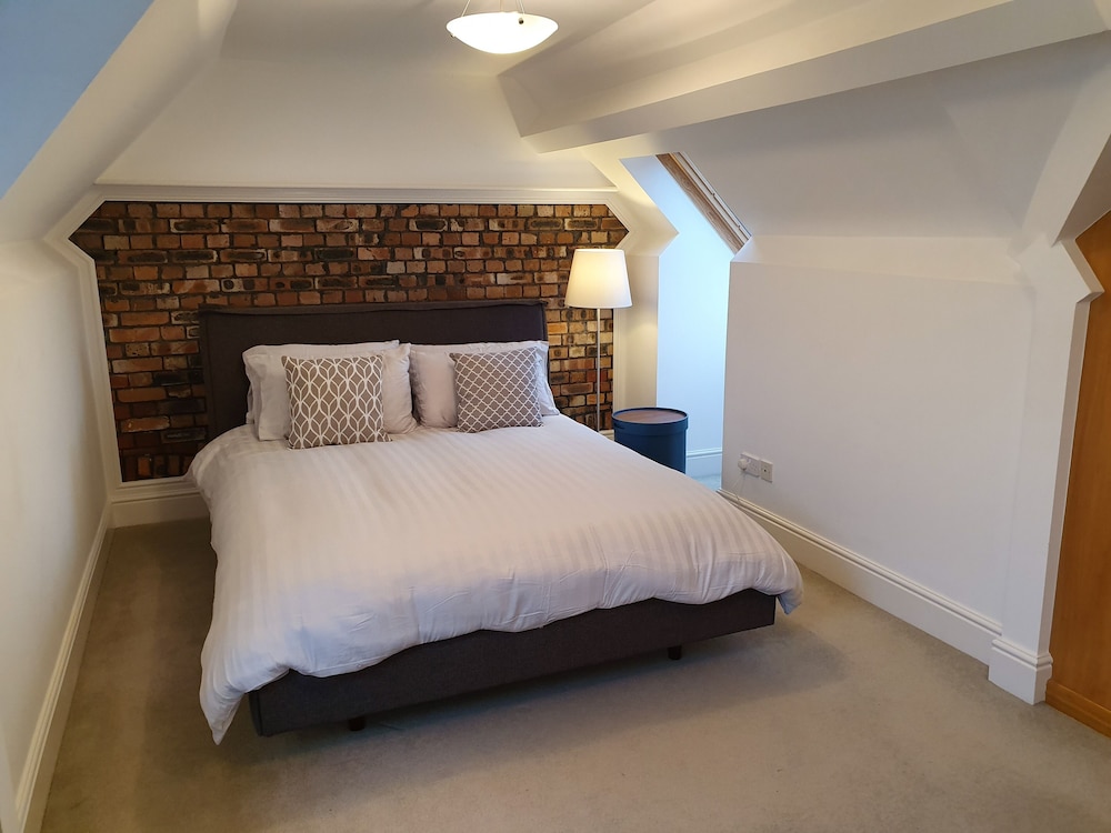 Apartment (3 Bedrooms)