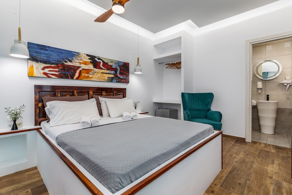 Superior Double Room, Pool View - Photo 1