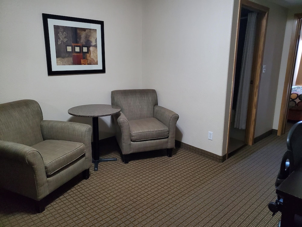 Suite, 1 Queen Bed - Photo 5