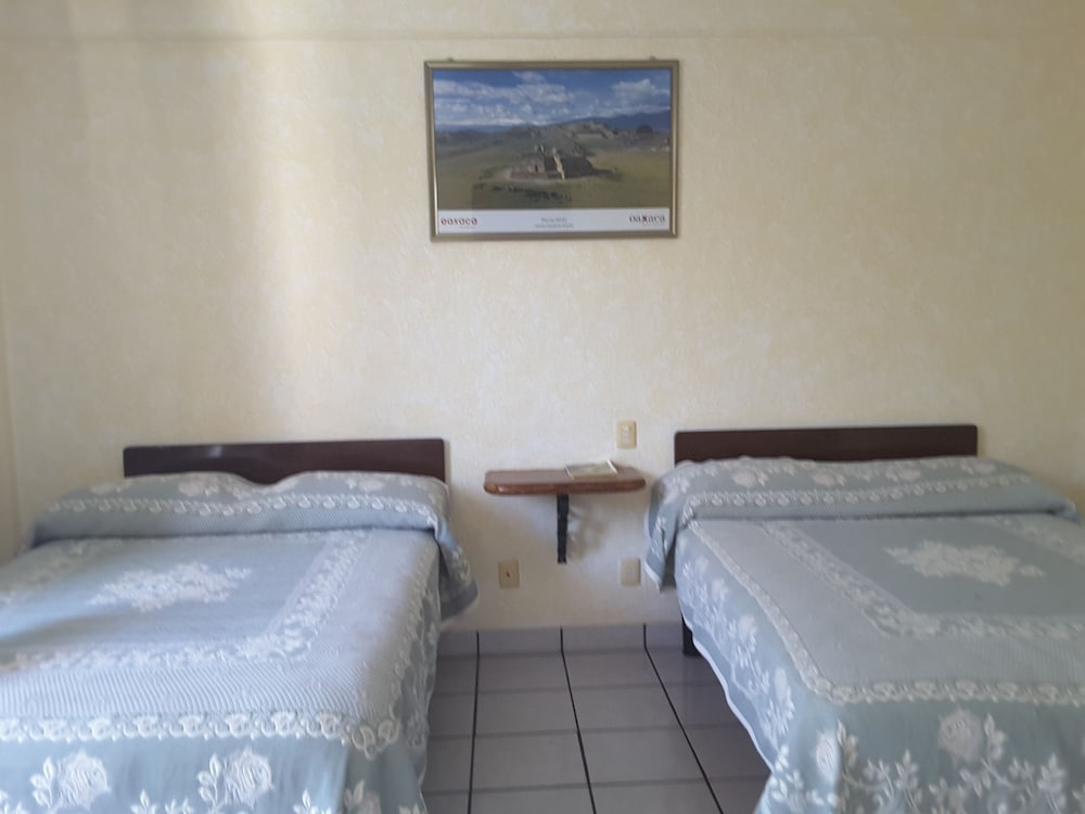 Room, 2 Double Beds photo 2