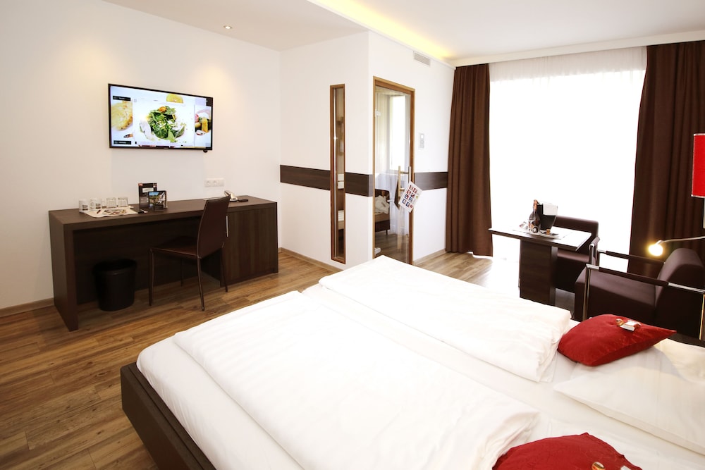 Business Suite, Sauna, Mountain View (Single Use) photo 3