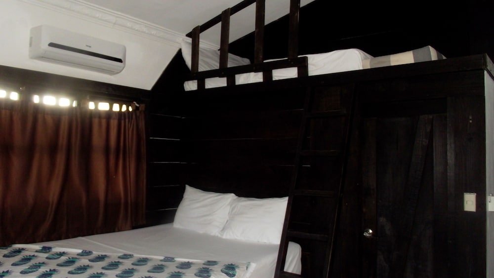 Quarto Quádruplo Básico, 1 Quarto, Vista para a Praia