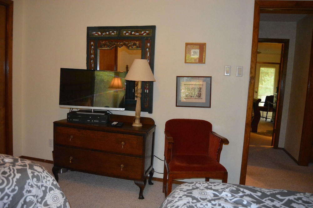 Condo, 2 Bedrooms photo 1