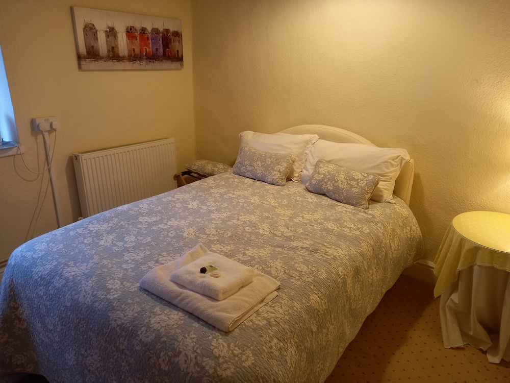 Double Room, Private Bathroom - Photo 5