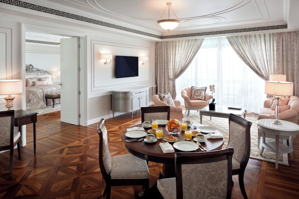 Grand Suite, City View thumbnail 5