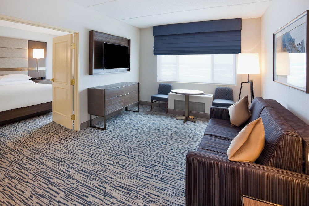 Club Suite, 1 King Bed - Photo 1