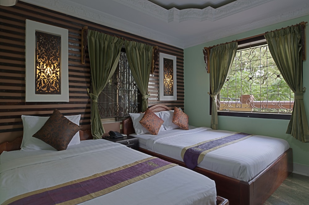 Standard Triple Room, Multiple Beds, City View photo 1