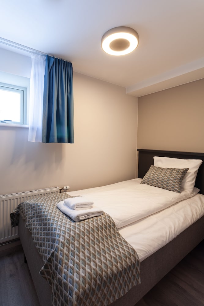 Economy Single Room, 1 Large Twin Bed, Non Smoking photo 1