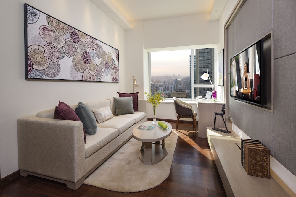 Noble Suite photo 1
