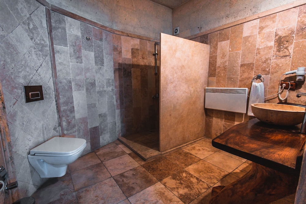 Deluxe Stone Room photo 2