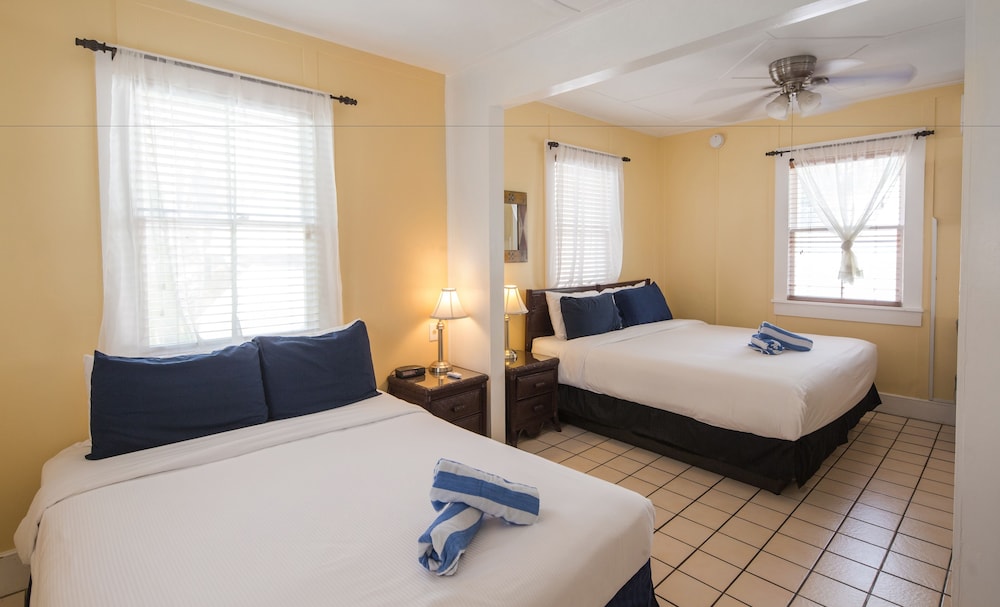 Deluxe Room 2 Queen At Wicker House, 913 Duval Street photo 2