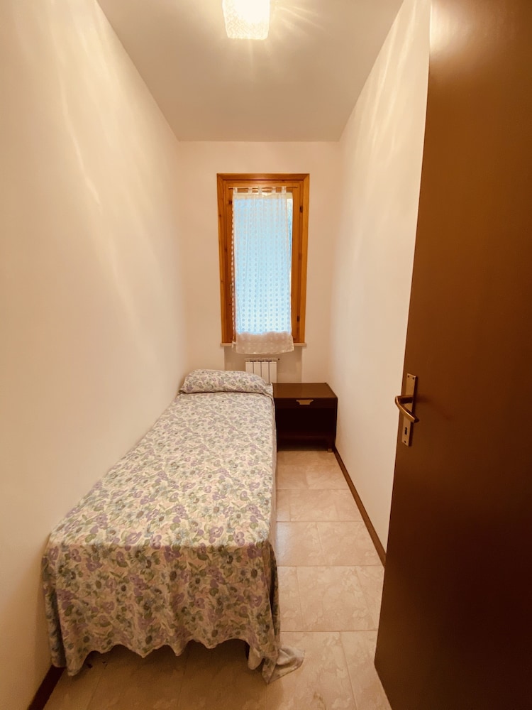 Apartment, 2 Bedrooms, Accessible, Smoking
