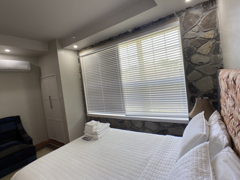 Deluxe Suite, 1 Bedroom, Accessible, Beach View