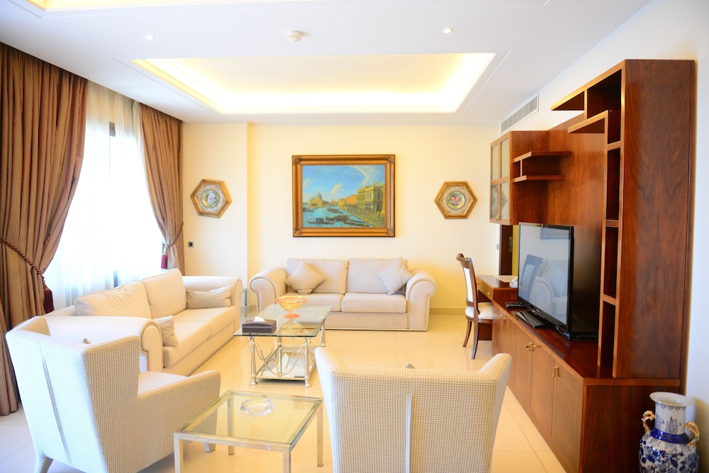 Three-Bedroom Suite Family photo 1